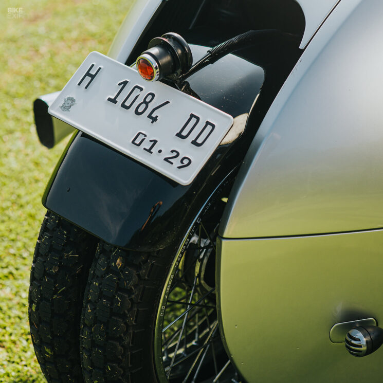 Trois-roues personnalisé avec moteur Mazda et pièces de moto