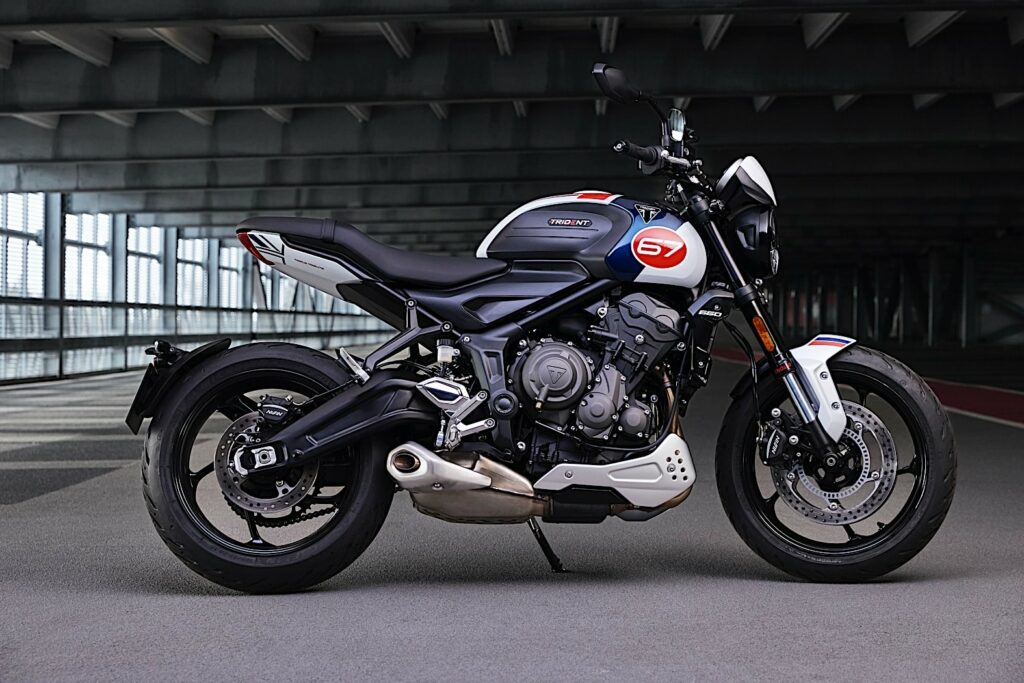 Moto-Triumph-Trident-edition-triple-hommage