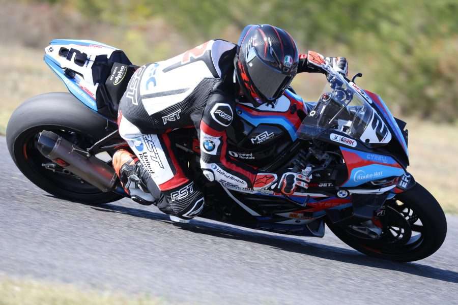 Moto-Apercu-du-Bridgestone-CSBK-2024-Superbike-Young-lance