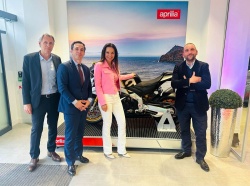 Ouverture d'un Motoplex moto Neubauer Piaggio à Paris