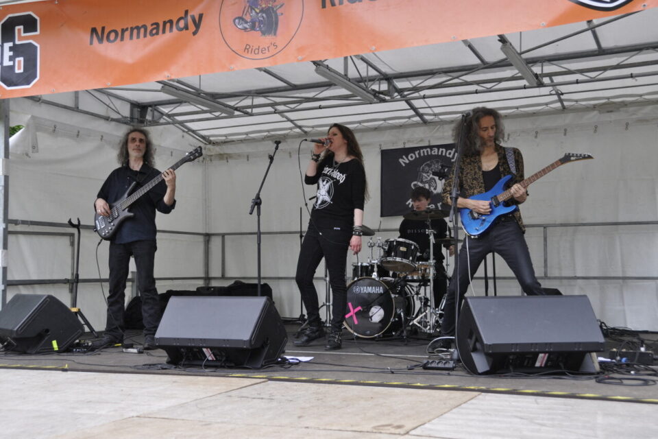 Motos Normandy Rider's 2024 Le groupe Sweat and Tears a séduit avec ses reprises rock.