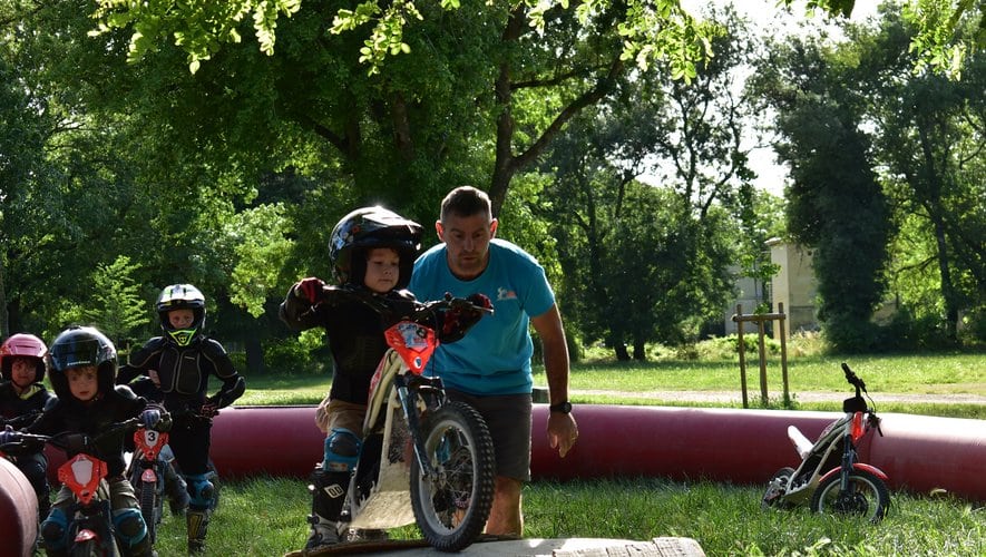 , Né en 1930, le Moto club bagnolais est le plus ancien club de France et son école forme des champions