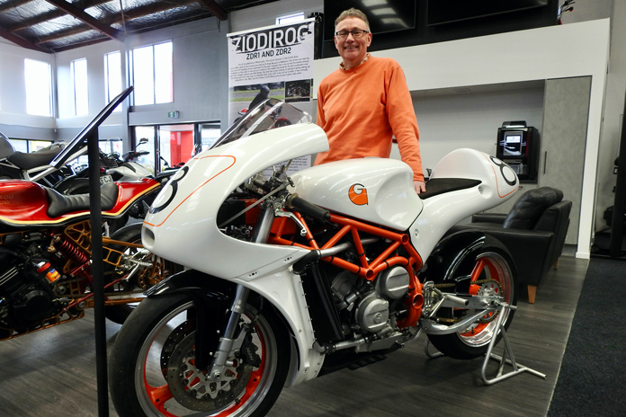 Planche à roulettes Chris Gordon V8 Uli Cloesen CGR500 V8 Racer fabriquée maison