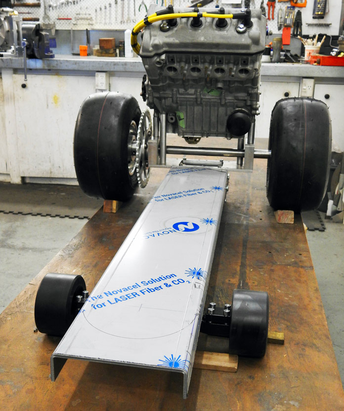 Planche à roulettes V8 de Chris Gordon Uli Cloesen