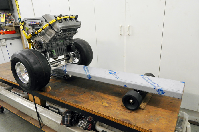 Planche à roulettes V8 de Chris Gordon Uli Cloesen