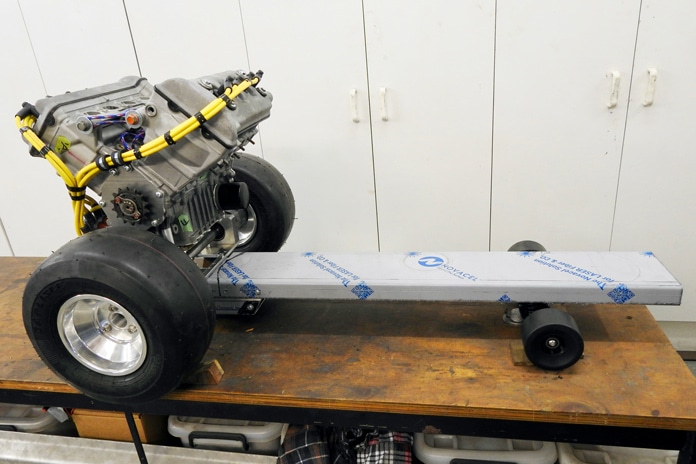 Planche à roulettes V8 de Chris Gordon Uli Cloesen