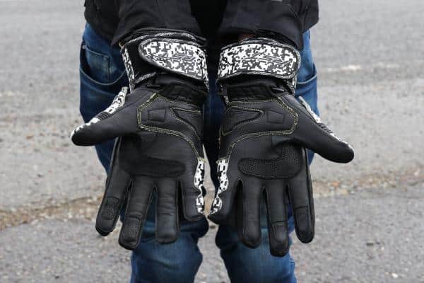 , Moto; Test des gants moto RST Tractech Evo 4 : idéaux pour la route et la piste ?