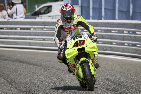 , Moto- Un pilote de MotoGP admet que la chirurgie est une possibilité réelle