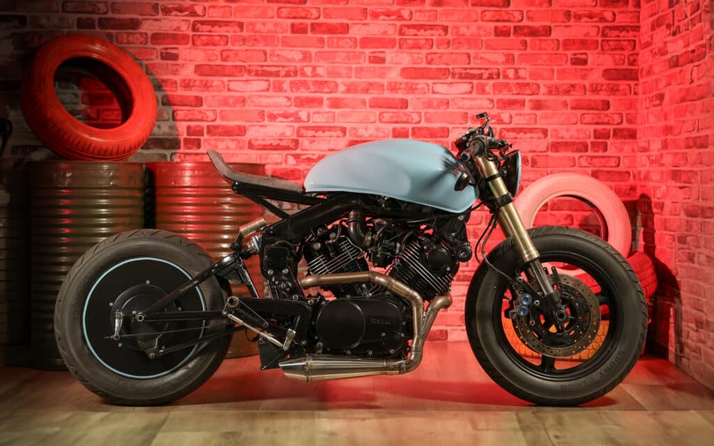 Moto-Yamaha-XV920-inspiree-de-Gulf-Racing-en-provenance-de