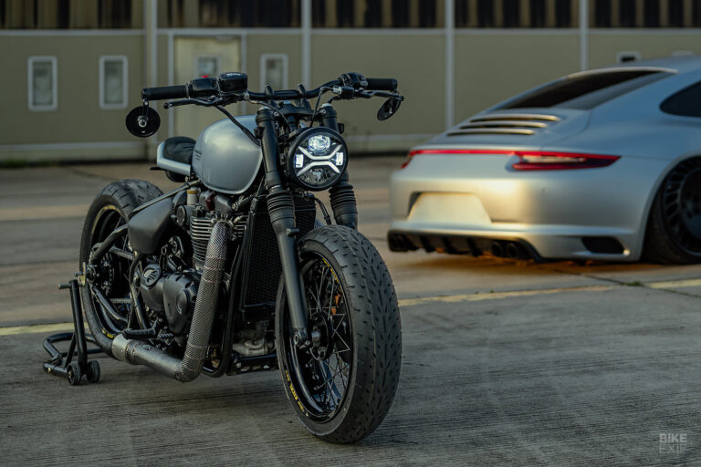 Triumph Bobber personnalisé et constructions emblématiques de Motocrew et plus
