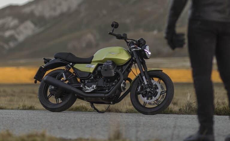 , Moto Guzzi V7 Sport 2025 : pourquoi tant de sport