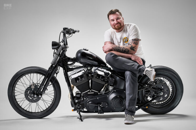 Harley Softail Deuce personnalisée par Demiurge Cycles