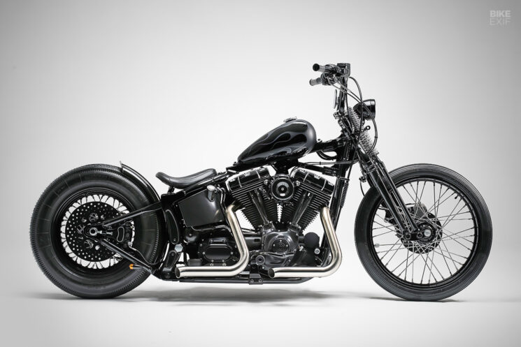 , Moto : Obsidian : Une Harley Softail Deuce claquée et dépouillée de Varsovie