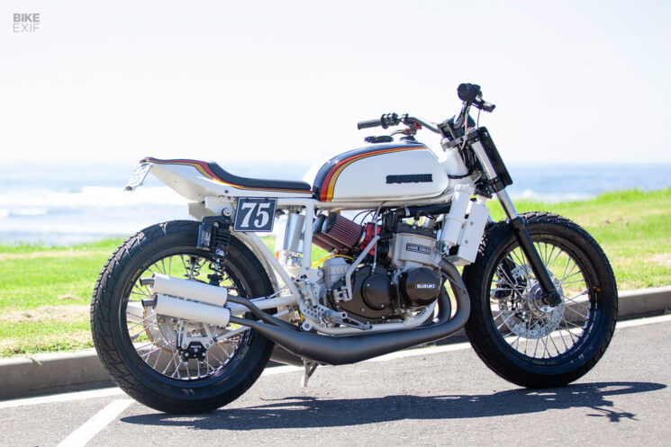 Suzuki GT750 café racer deux temps par Corey Potter