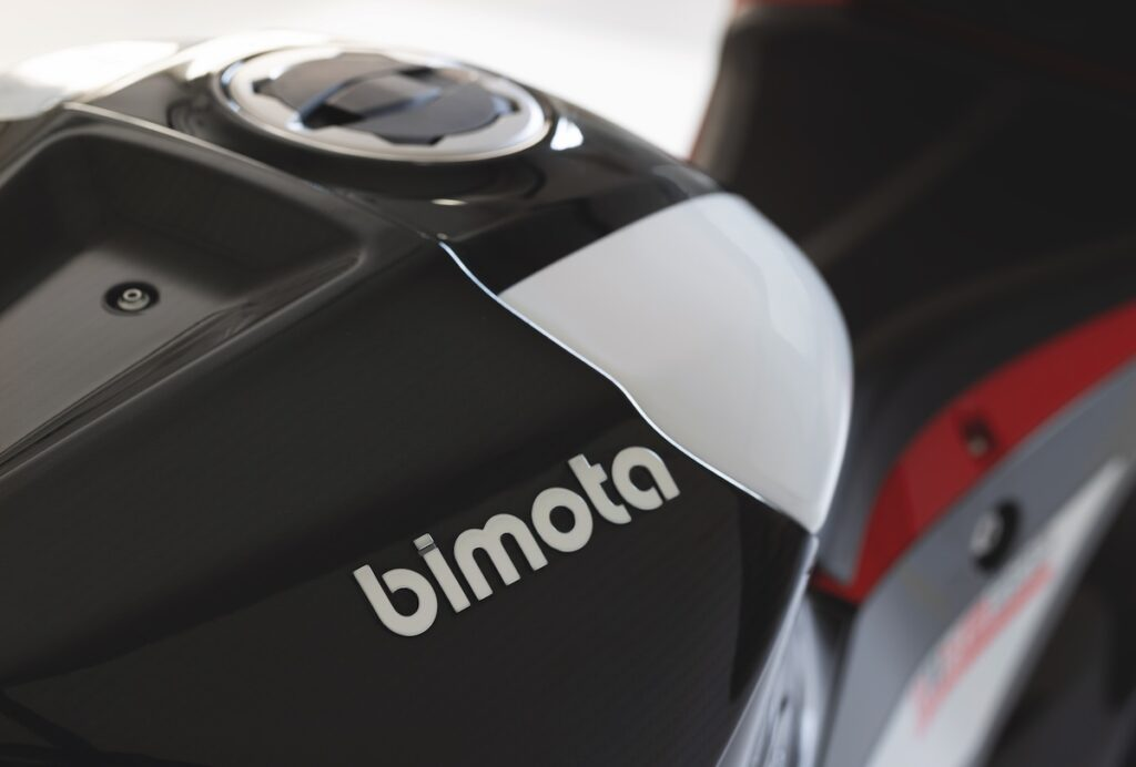 Découvrez la gamme de Kawasaki 2025, avec le Bimota KB998 Rimini, au London Motorcycle Show. Explorez les vélos de pointe, les courses en direct et plus encore!