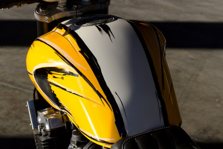 Yamaha XJR1300 Street Tracker par tumulte