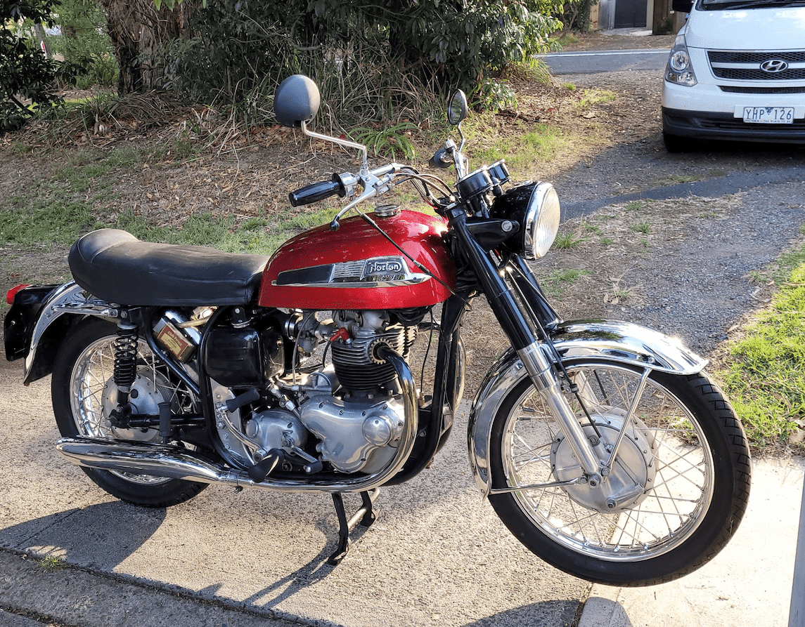 , Moto- 1968 Norton Atlas – 15 750 $ • L’heure du hangar à vélo