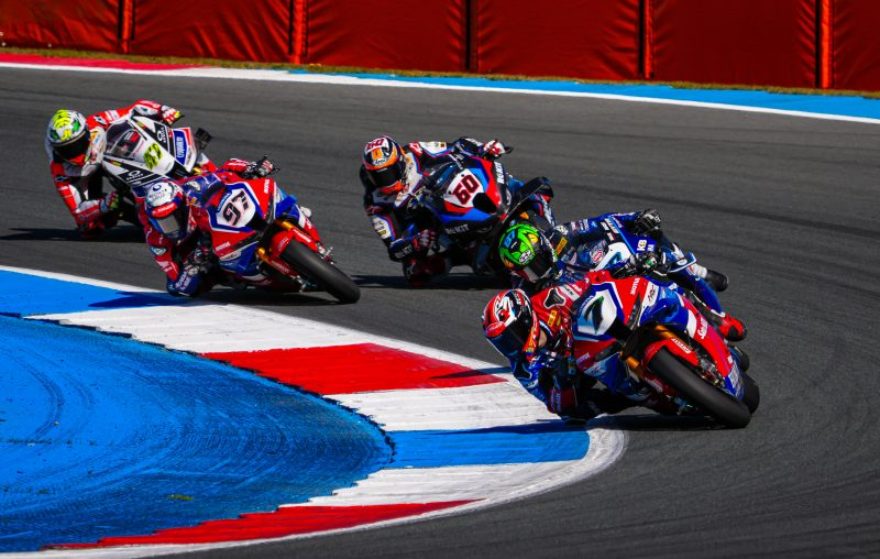 Iker Lecuona et Xavi Vierge de Honda HRC offrent une solide performance à Assen, terminant cinquième et sixième de la course WorldSBK 1.