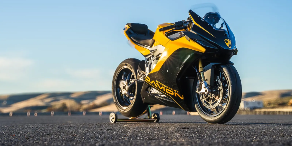 Damon Motorcycles fait face à une radiation potentielle du NASDAQ, car les retards de production, les troubles internes et les jalons manqués menacent son avenir sur le marché des motos électriques.