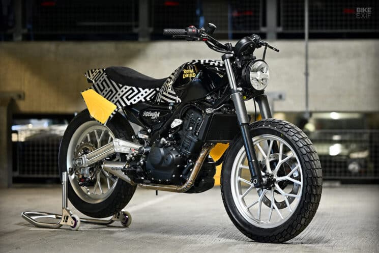 , Moto : Primitive moderne: Royal Enfield Guerrilla de Sideburn 450 Street Tracker