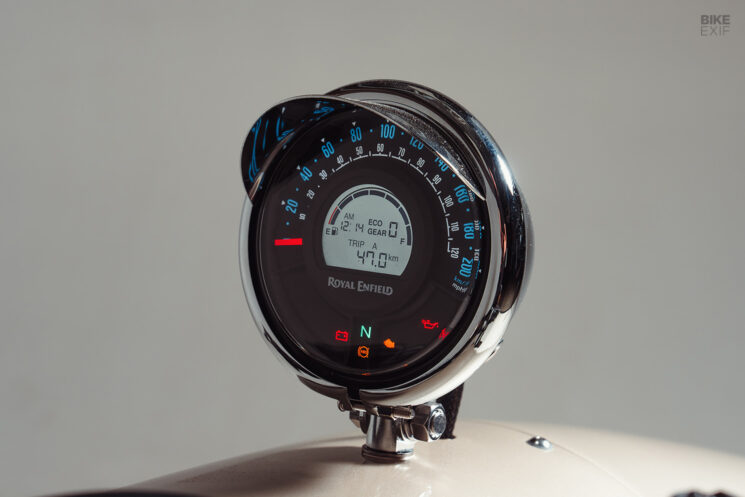 Custom Art Deco Royal Enfield Shotgun 650 par Kingston Custom