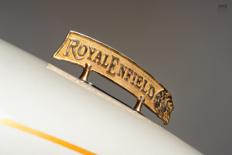 Custom Art Deco Royal Enfield Shotgun 650 par Kingston Custom