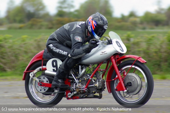 Le frein avant à double levier est vraiment perturbant