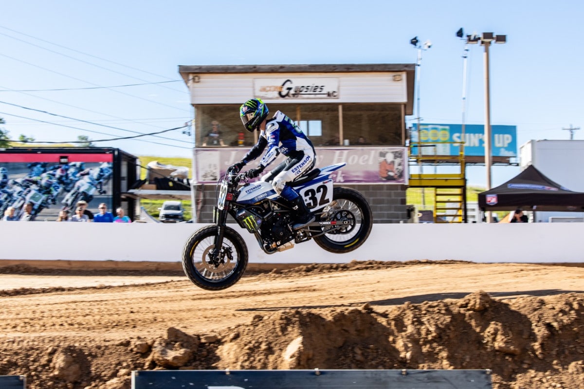 Moto-Daniels-remonte-a-Jackpine-Gypsies-Super-TT-Bikernetcom