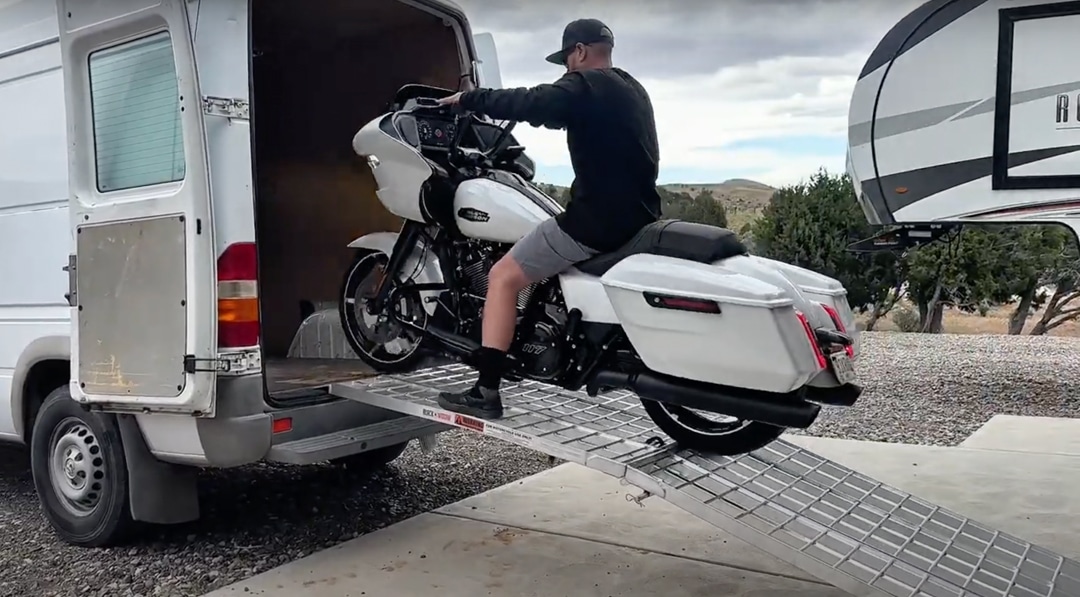 , Moto, La configuration de transport de moto ultime de Black Widow Ramps