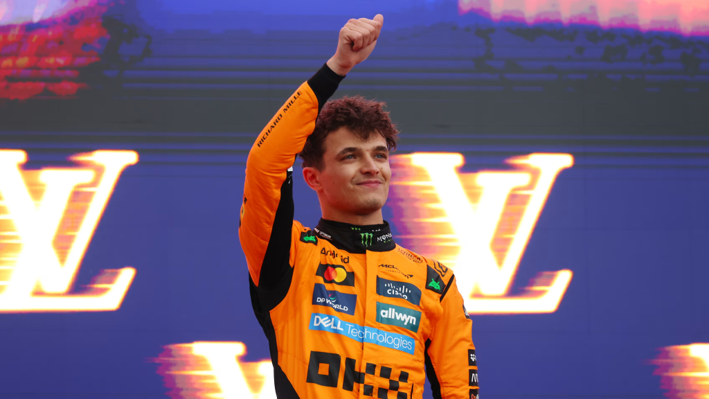 Lando Norris de McLaren explique comment le motocross et Valentino Rossi ont inspiré ses rêves de course précoces avant la Formule 1, alors qu'il combat maintenant son coéquipier Oscar Piastri pour la tête du championnat de 2025.