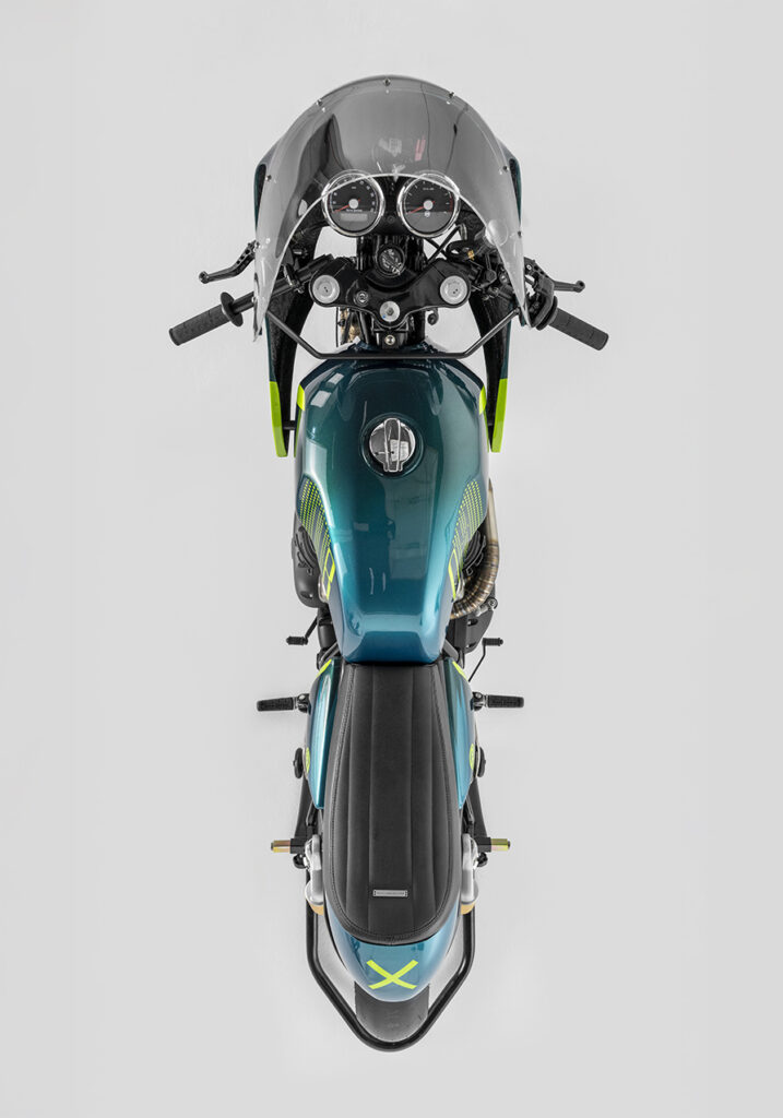 , Moto, Foler le drapeau: la construction personnalisée de Royal Enfield Brésil.