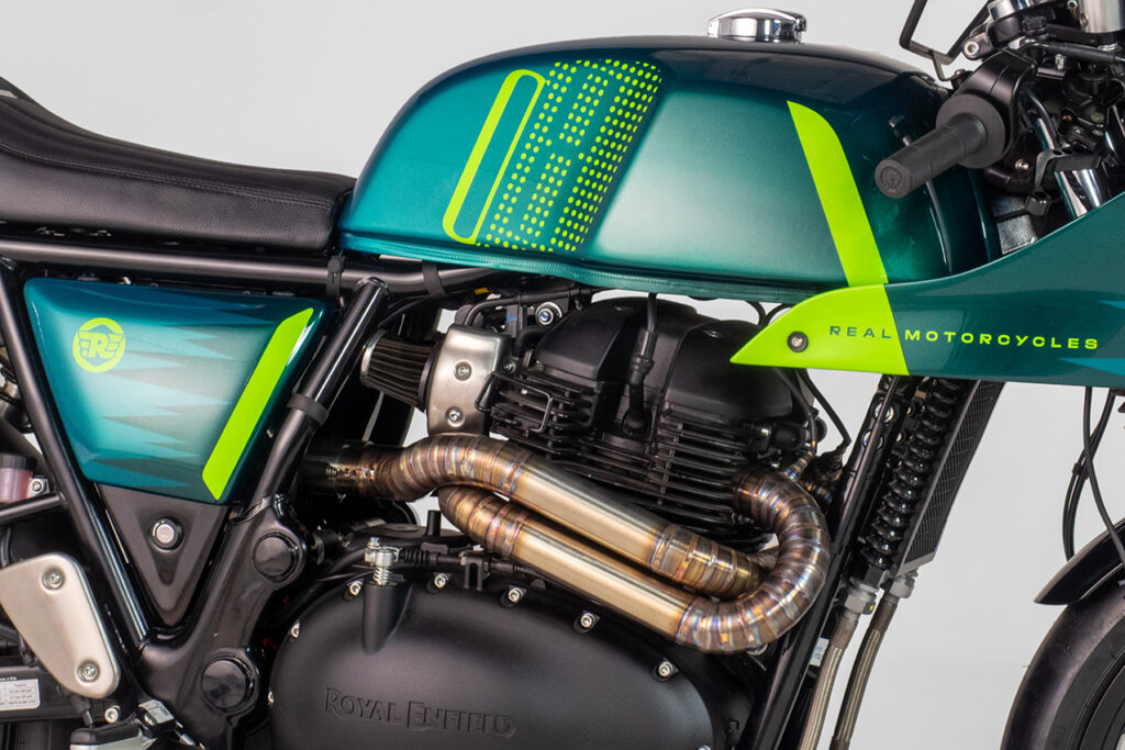 , Moto, Foler le drapeau: la construction personnalisée de Royal Enfield Brésil.