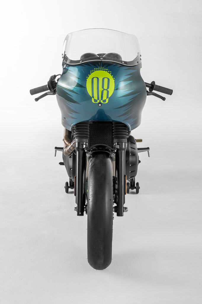 , Moto, Foler le drapeau: la construction personnalisée de Royal Enfield Brésil.