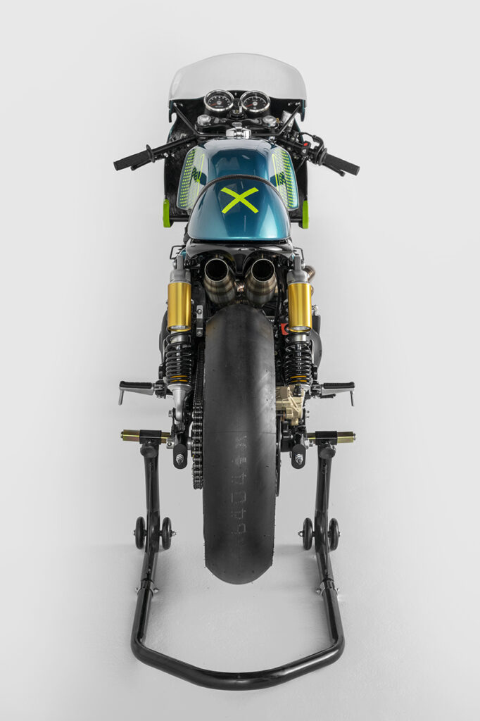 , Moto, Foler le drapeau: la construction personnalisée de Royal Enfield Brésil.