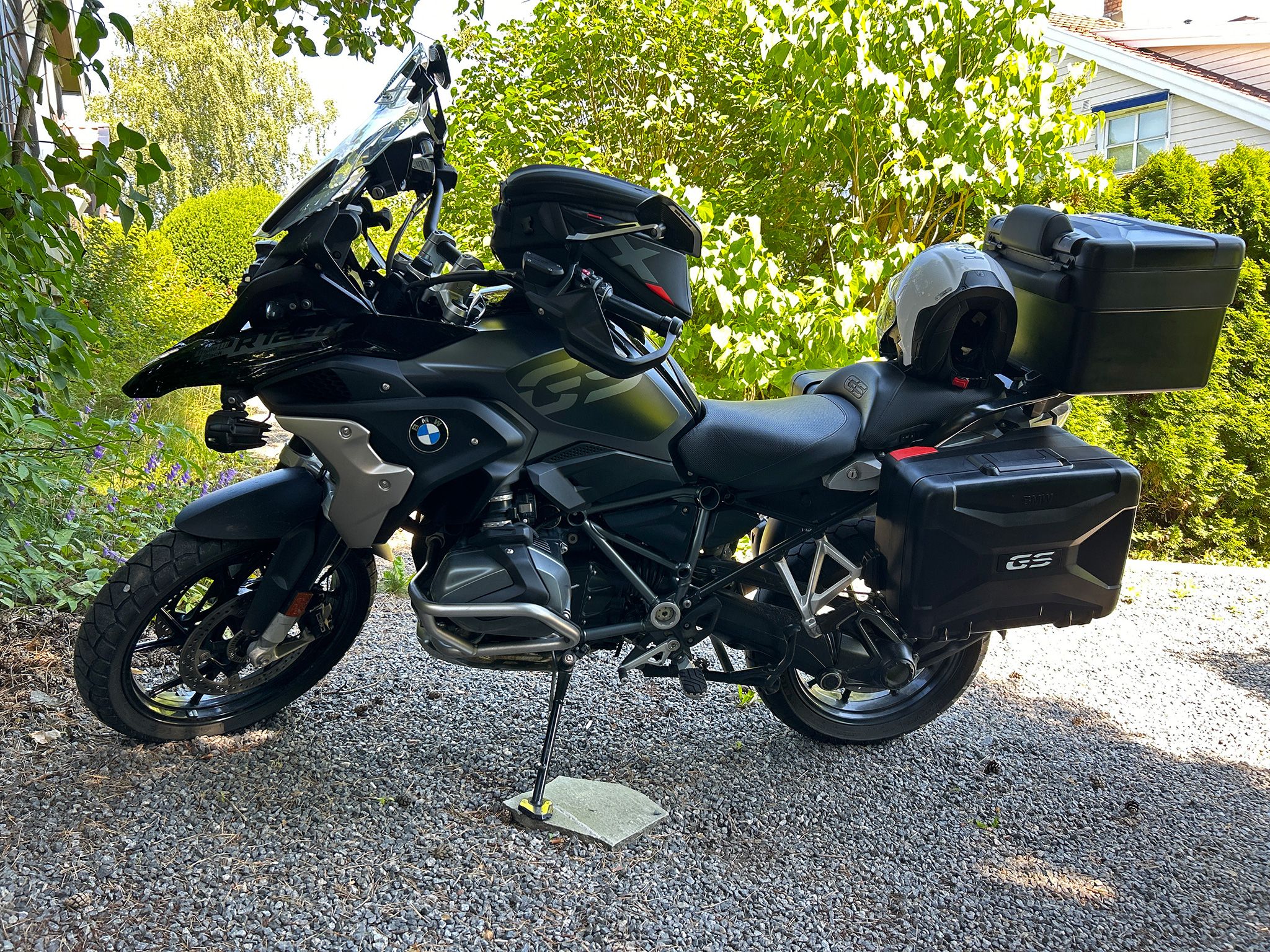 2022 BMW 1250 GS 2022 BMW 1250 GS emballé et prêt pour l'aventure