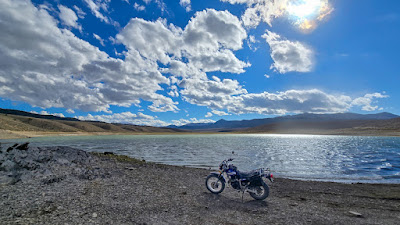 , Moto; Boondocking pendant le week-end au réservoir Illipah