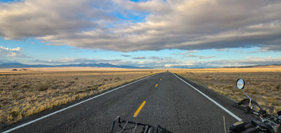 , Moto; Boondocking pendant le week-end au réservoir Illipah