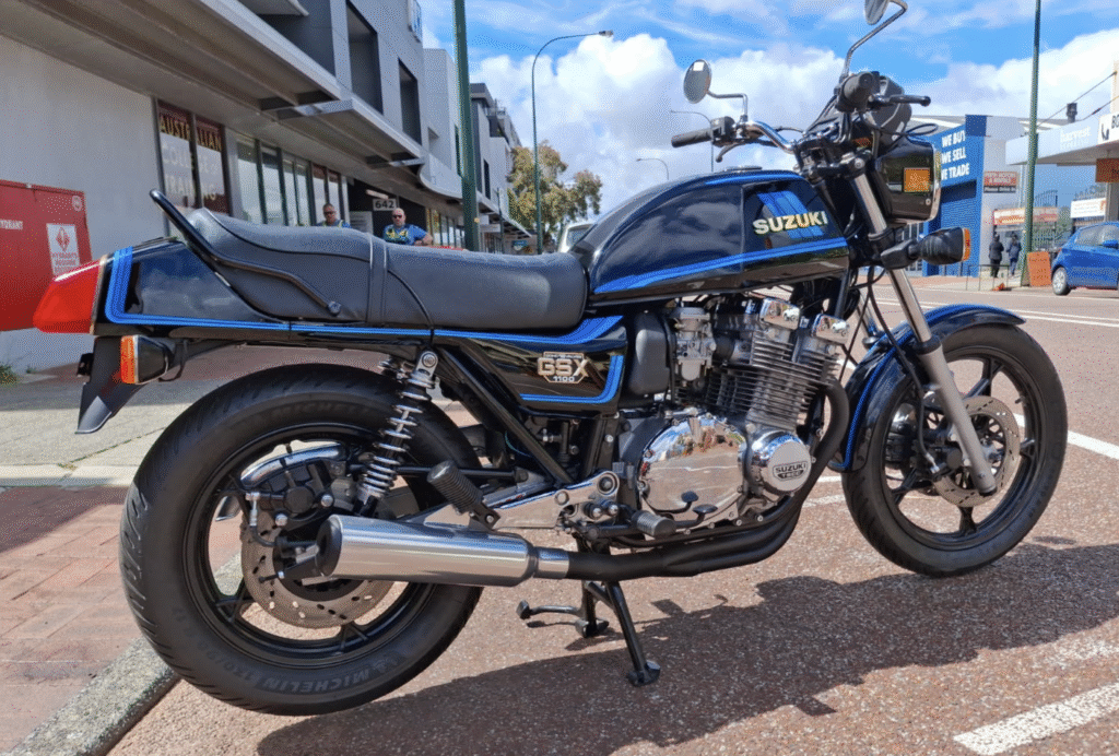 , Moto; Suzuki GSX1100E 1981 – 22 990 $ • Les temps du hangar à vélos