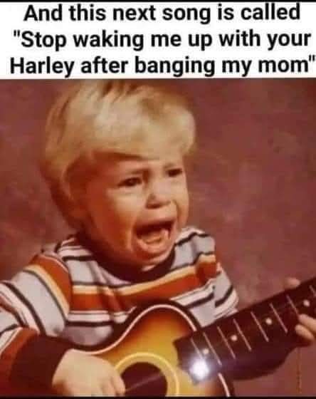 Mème moto drôle 2025 – fou, drôle mais avec une touche de vérité sur le monde de la moto.