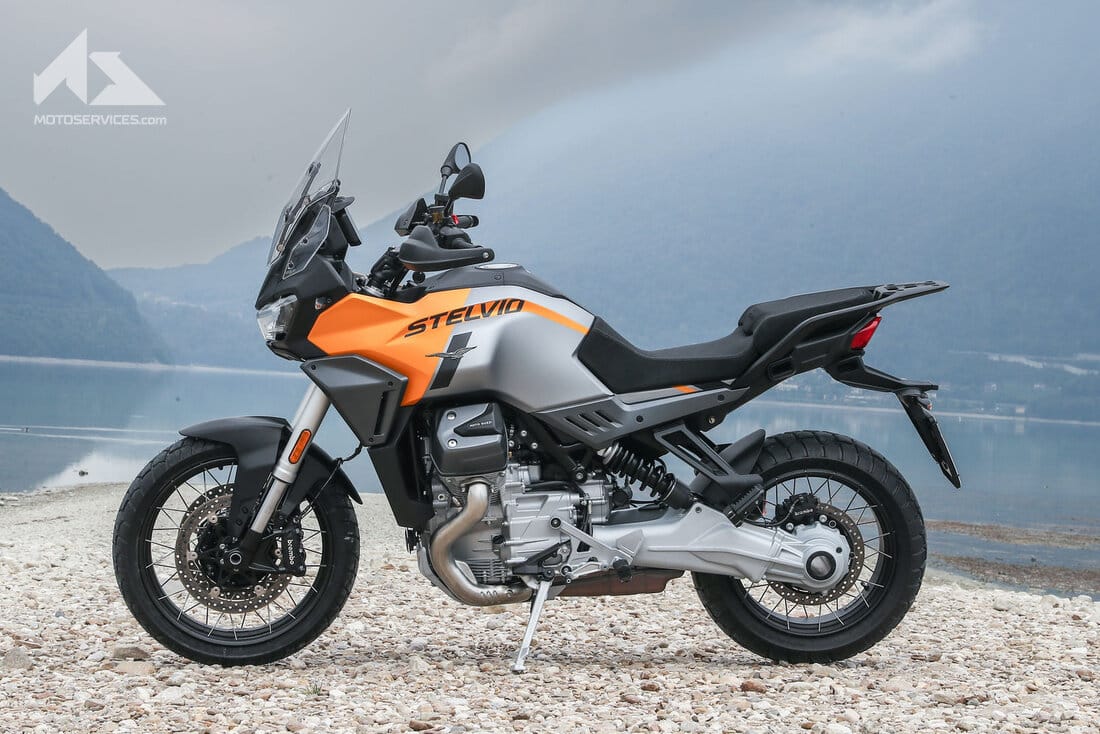 , Moto Guzzi Stelvio 2024 : tout sur le trail voyageur façon V100 Mandello