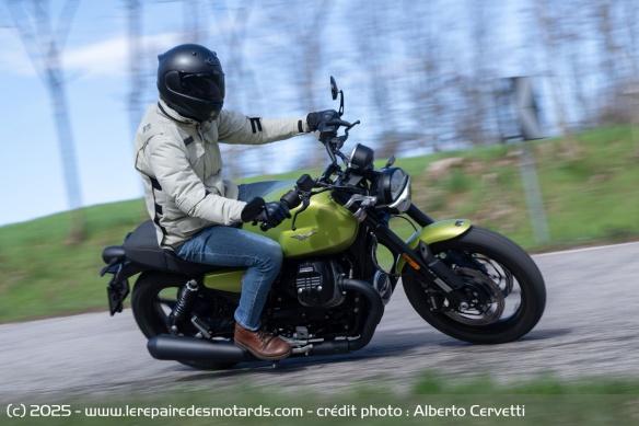 Pas pensée pour la ville, la V7 Sport ne rechigne pourtant pas à l'exercice