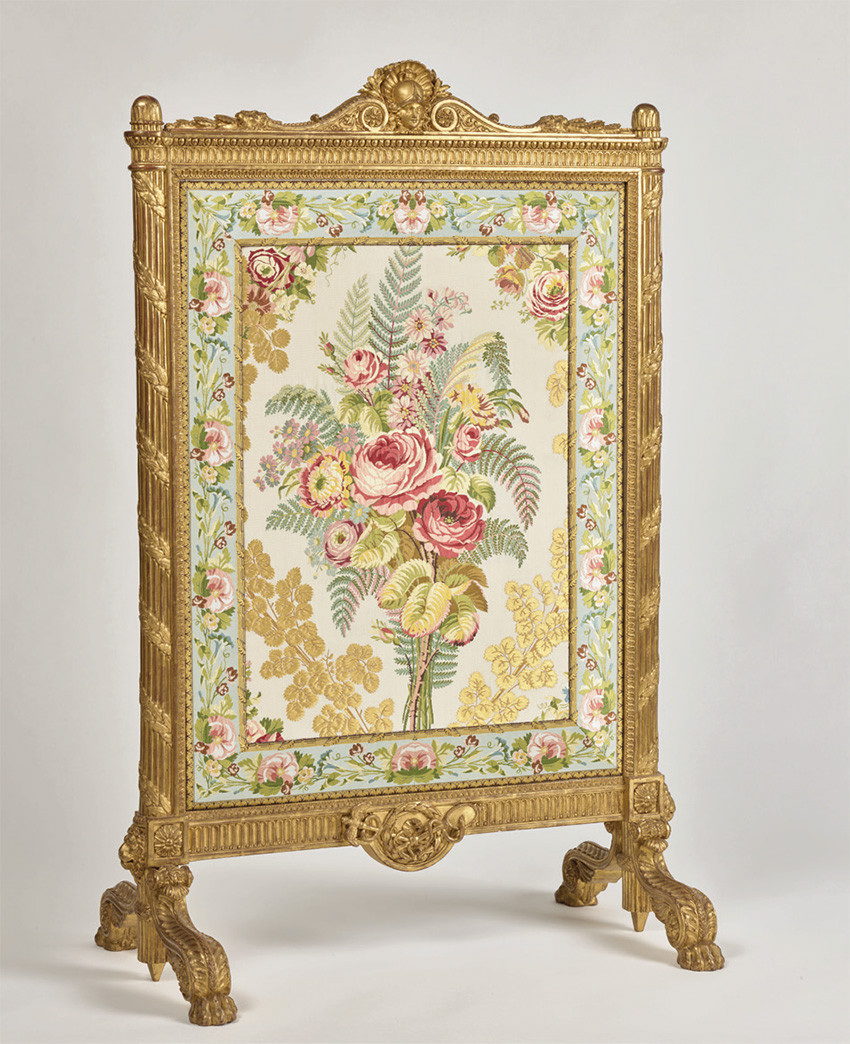 L'écran de cheminée de Jean-Baptiste Séné initialement livré pour la chambre du Roi à Saint-Cloud © Château de Versailles, Dist. RMN © Christophe Fouin