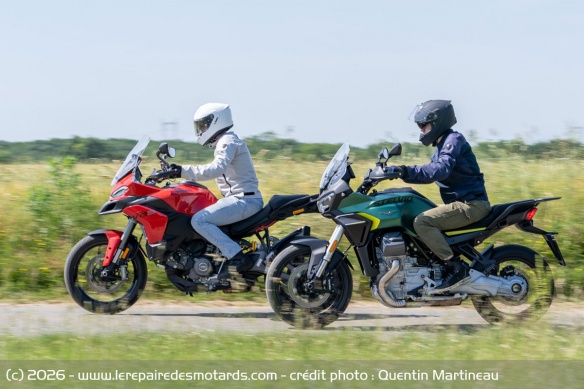 Plus légère et plus agile, la Ducati s'en sort mieux en environnement urbain