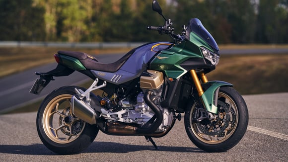 Moto Guzzi V100 : la séduisante routière 100% nouvelle